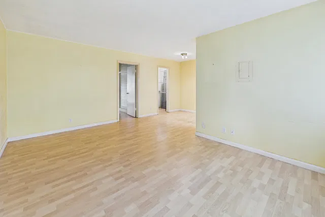 Unit 20 photo 21