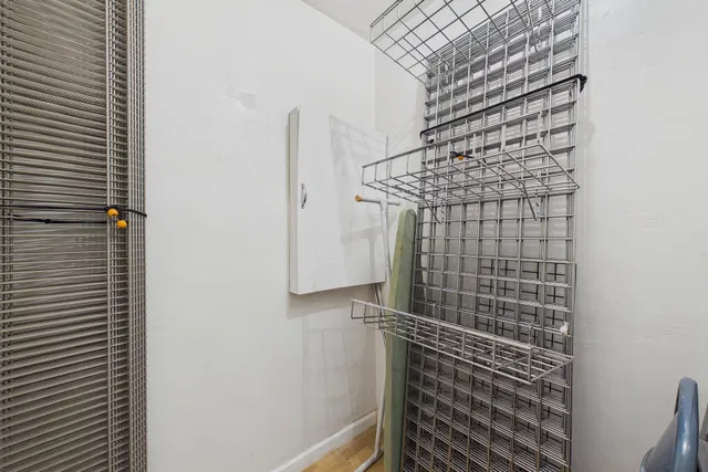 Unit 20 photo 22