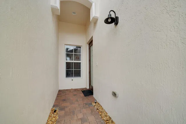Residence photo 3
