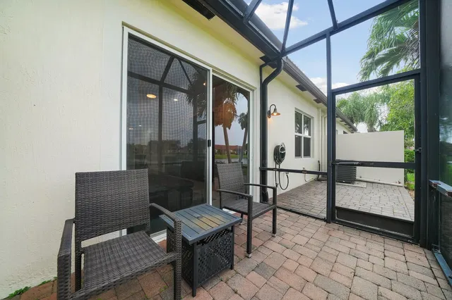 Residence photo 30