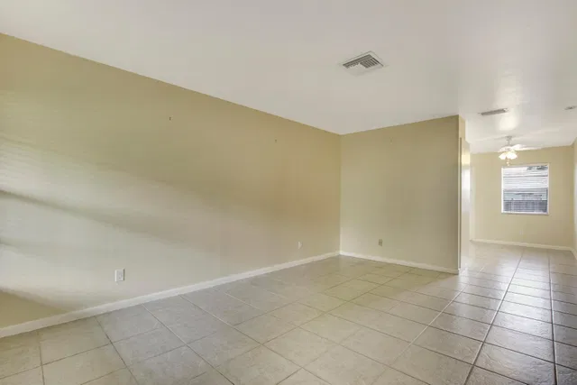 Residence photo 3