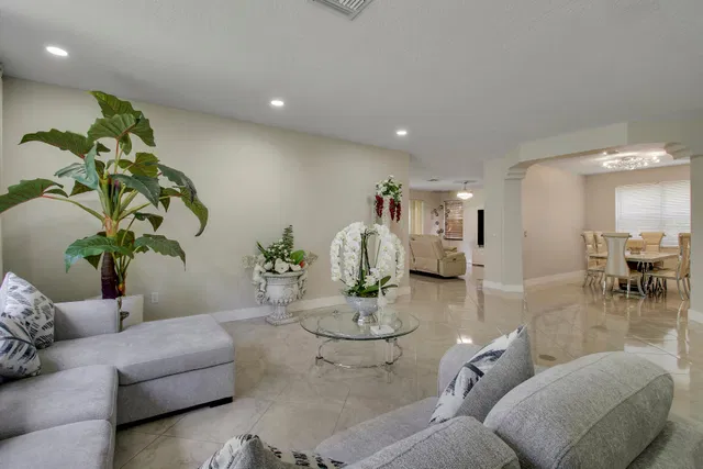 Residence photo 8