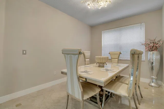 Residence photo 9