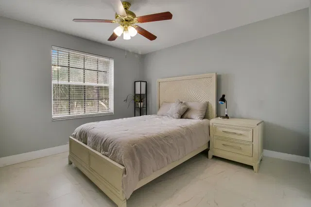 Residence photo 32