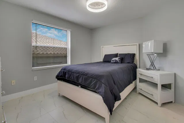 Residence photo 33
