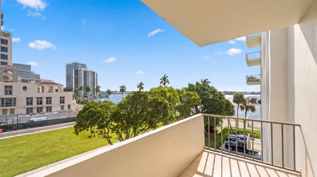 Downtown West Palm Beach Unit 4C photo 2