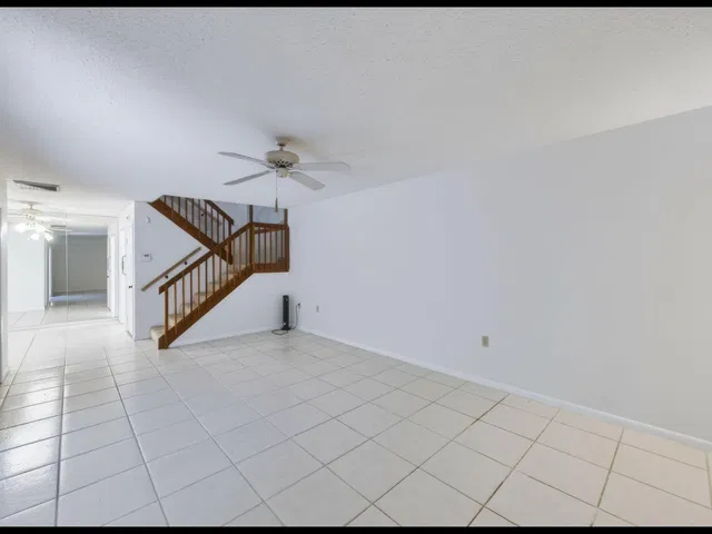 Residence photo 8