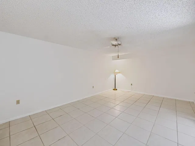 Residence photo 9