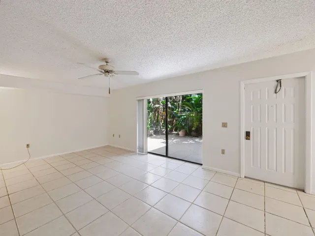 Residence photo 10