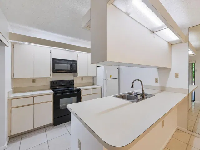 Residence photo 13