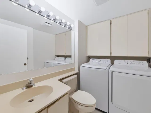 Residence photo 16