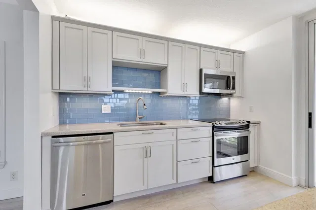 Singer Island Unit 7 photo 28