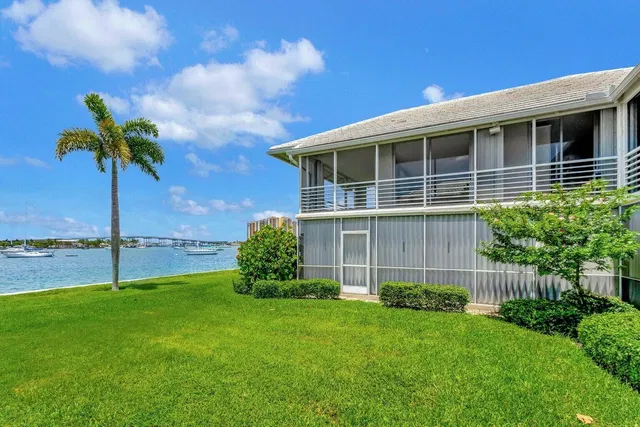 Singer Island Unit 7 photo 17