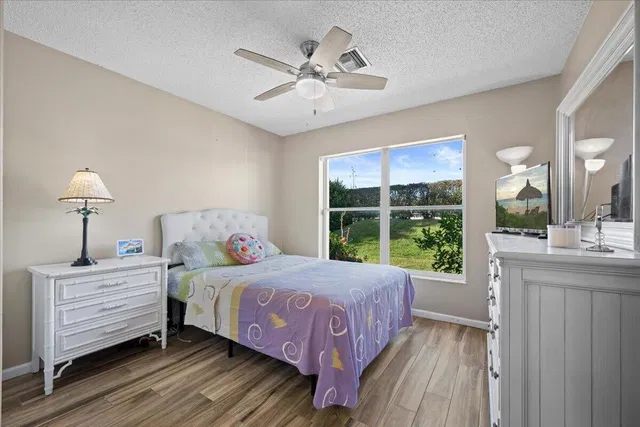 Residence photo 17