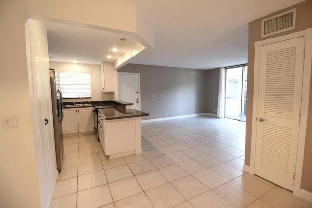 Unit 104A photo 2