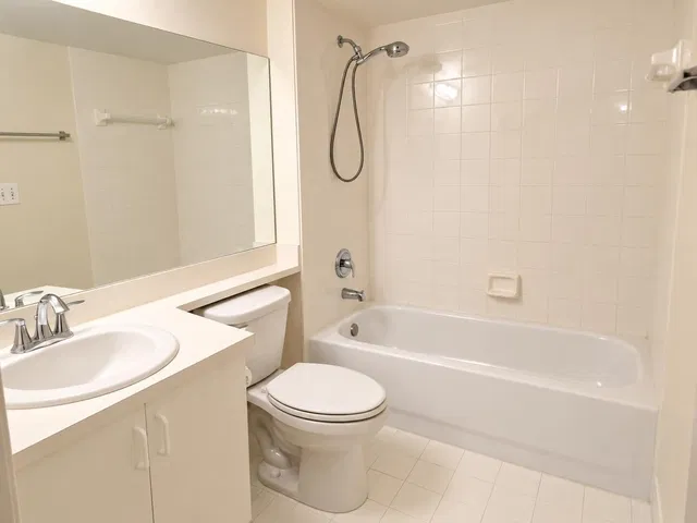 Unit 5106 photo 12