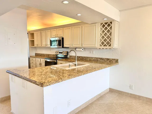Boca Raton Unit 302 photo 5