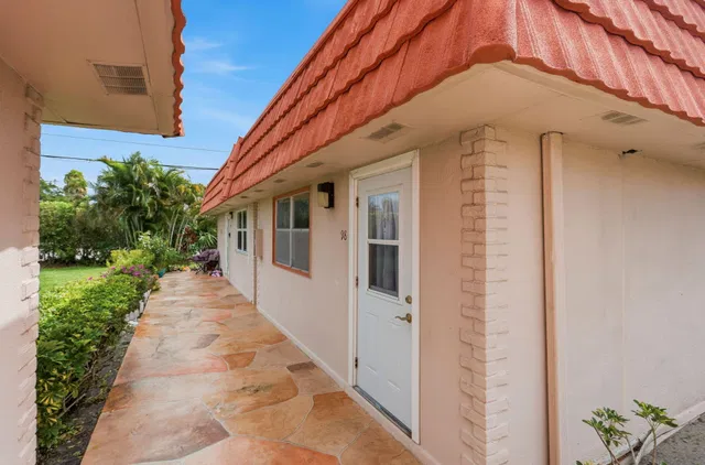 Residence photo 2