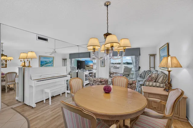 Singer Island Residence photo 12
