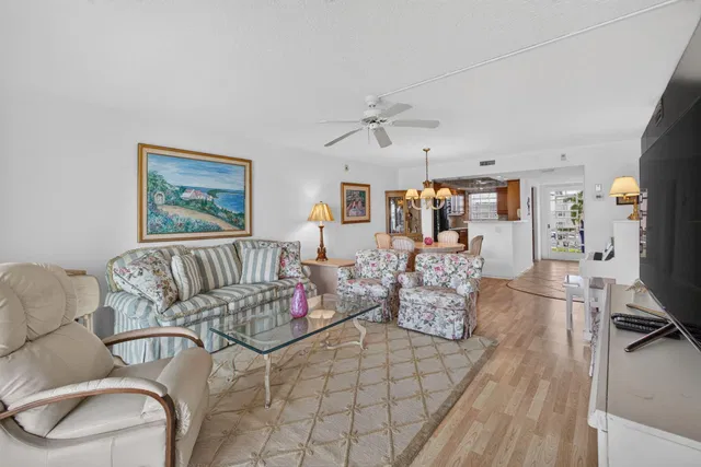 Singer Island Residence photo 17