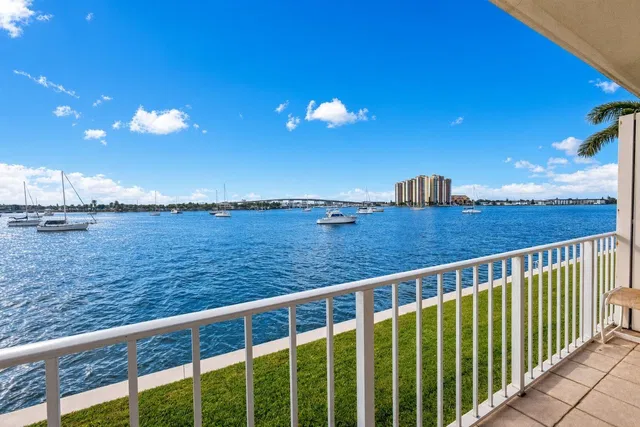 Singer Island Residence photo 42