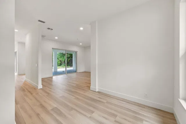  Residence photo 15