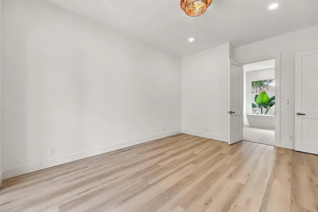  Residence photo 32