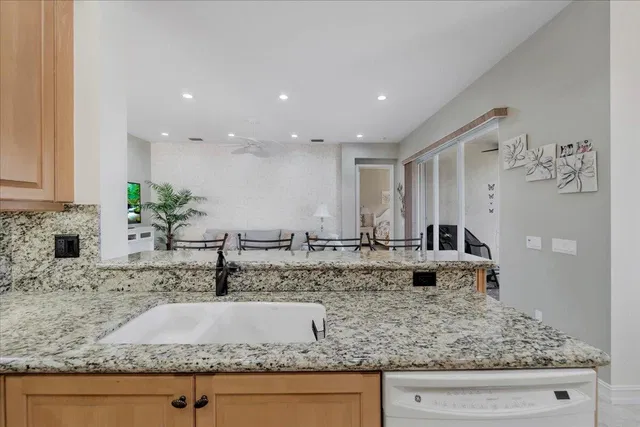 Residence photo 10