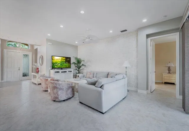 Residence photo 18