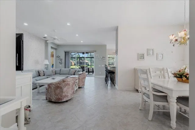Residence photo 24