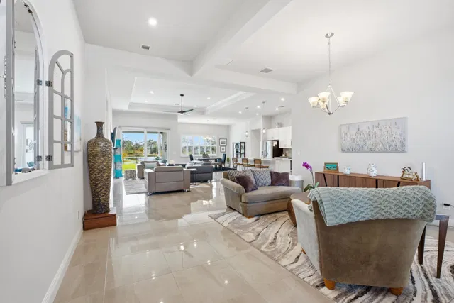 Residence photo 4
