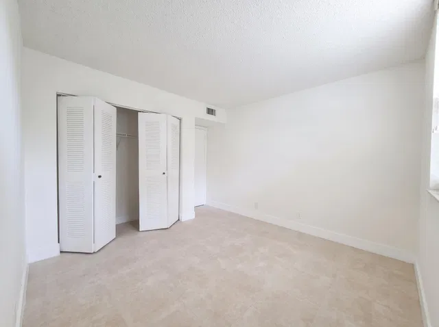 Unit 202 photo 7