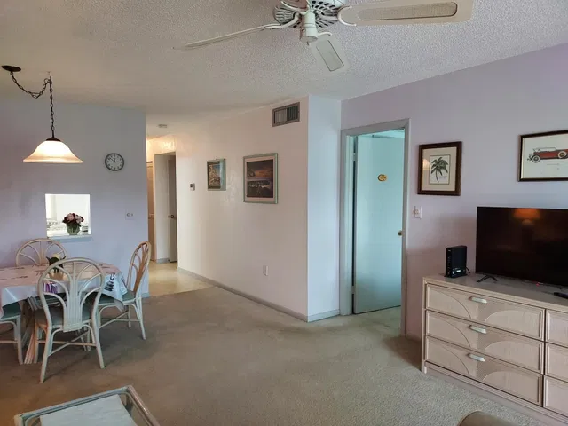 Unit 309 photo 9