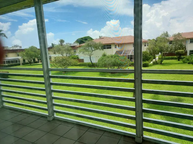 Unit 309 photo 18