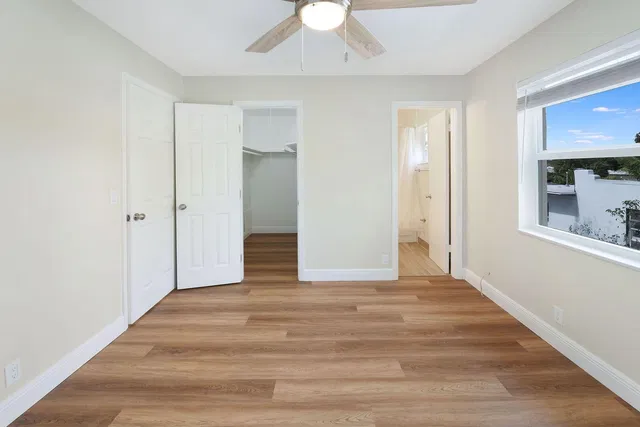 Unit 16 photo 10
