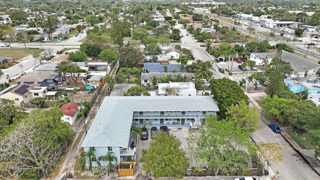 Unit 16 photo 15