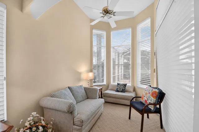Residence photo 18