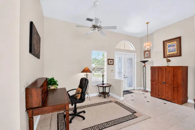 Residence photo 76