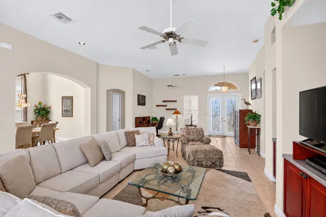 Residence photo 81