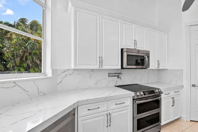 Residence photo 87