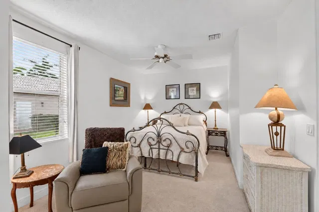 Residence photo 93