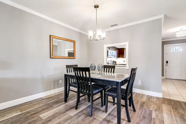 Residence photo 4