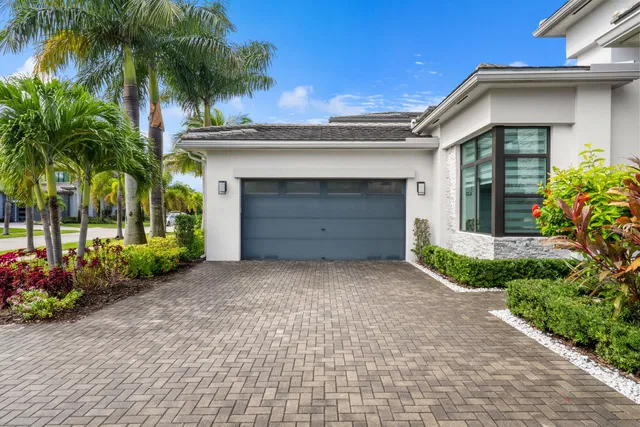 Boca Bridges Residence photo 3