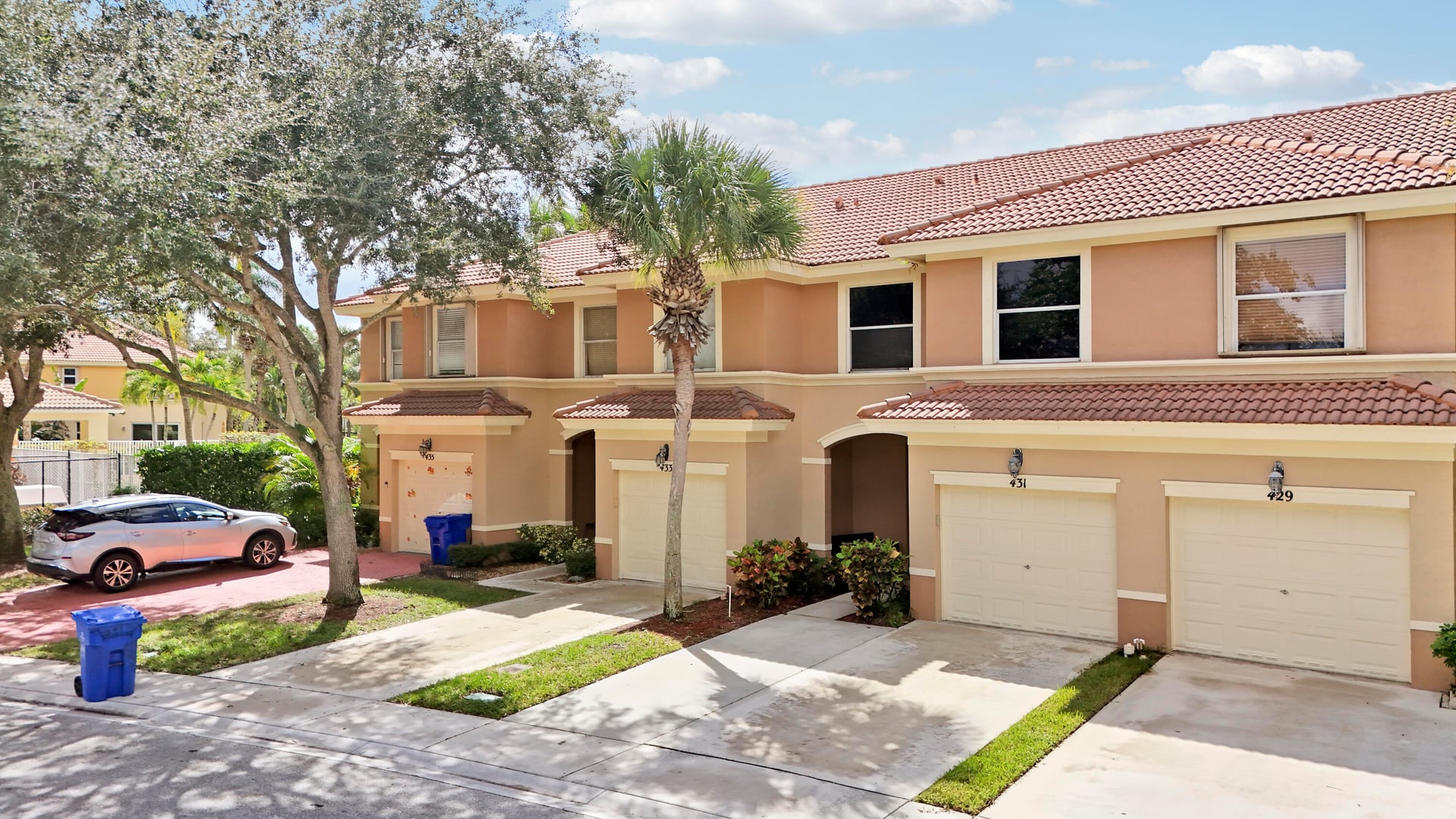 Residence photo 3