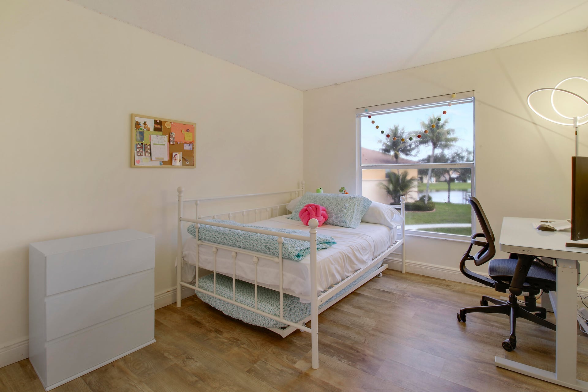 Residence photo 24