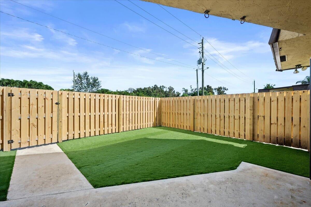 Residence photo 3