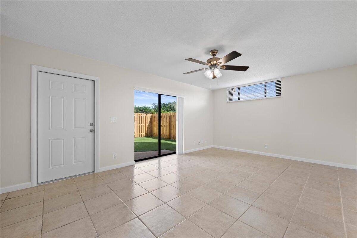 Residence photo 5