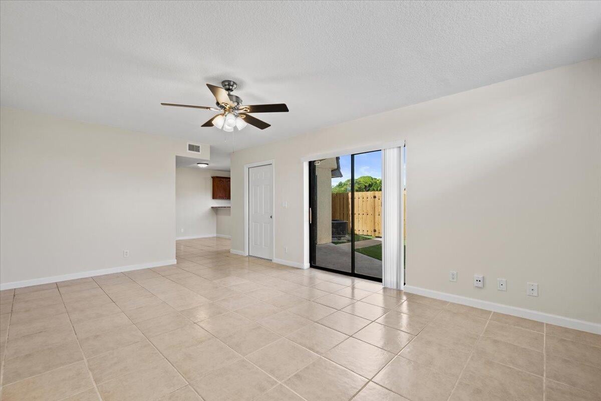 Residence photo 6