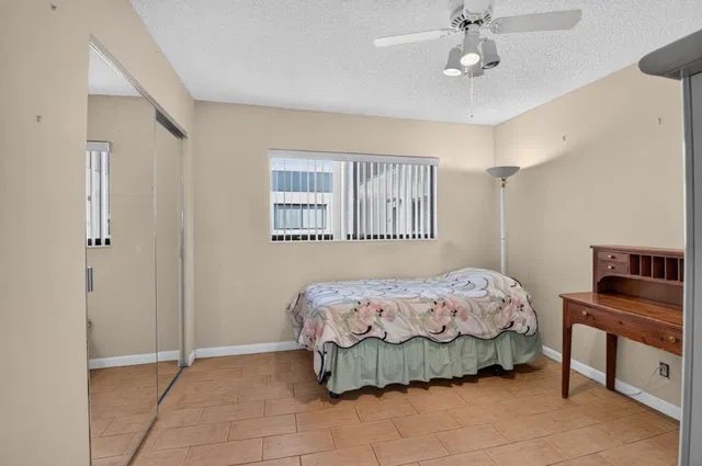 Unit 45 photo 17