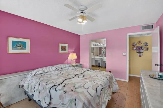 Unit 45 photo 22